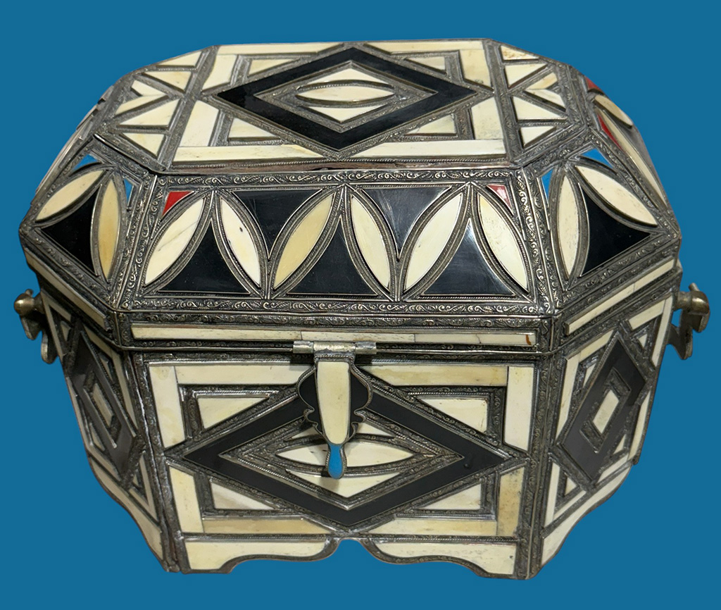 Outstanding Online Antiques & Collectibles Auction – September 5th, 2025