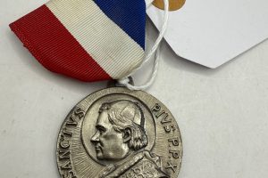 Pre-Bid Now or Live Online at 10AM auction day! http://sunrise-antiques.hibid.com/auctions